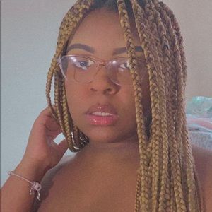 Meet your Posher, Mari